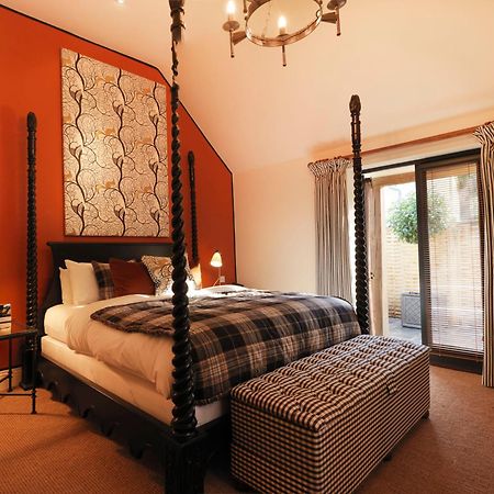 The Hare & Hounds Hotel Тетбери Экстерьер фото