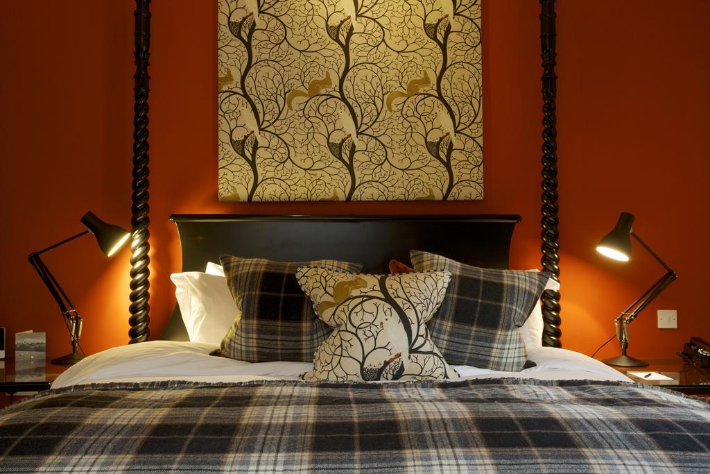 The Hare & Hounds Hotel Тетбери Экстерьер фото
