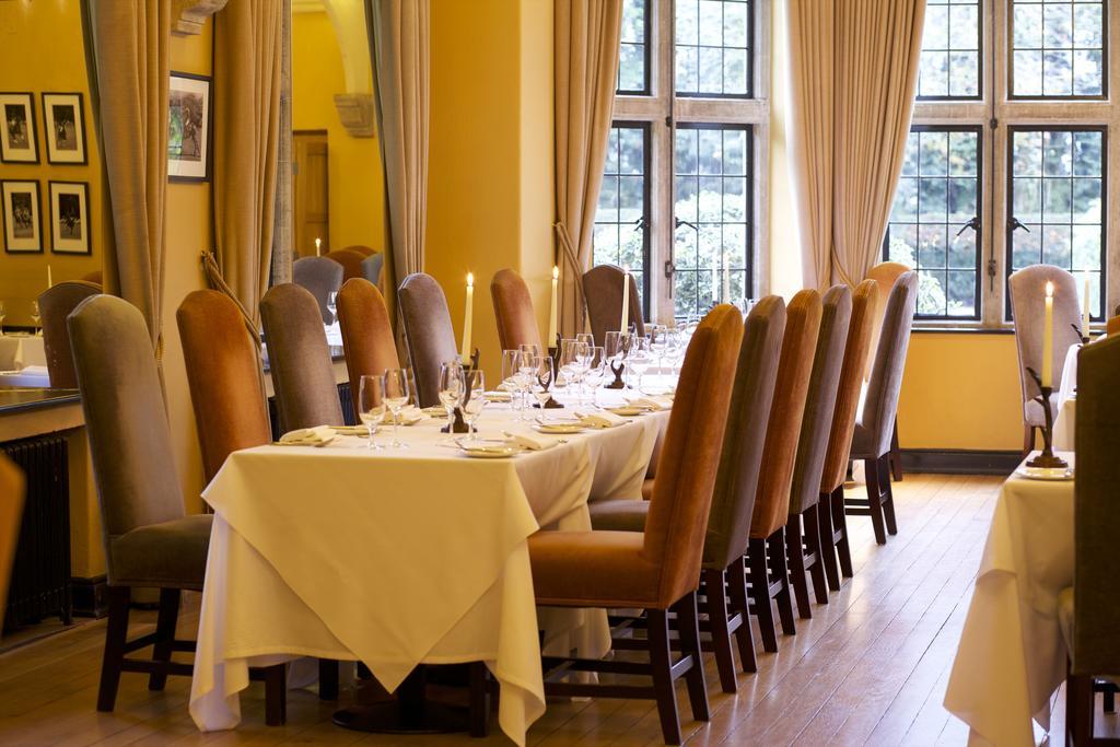 The Hare & Hounds Hotel Тетбери Экстерьер фото