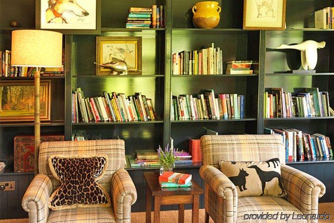The Hare & Hounds Hotel Тетбери Удобства фото