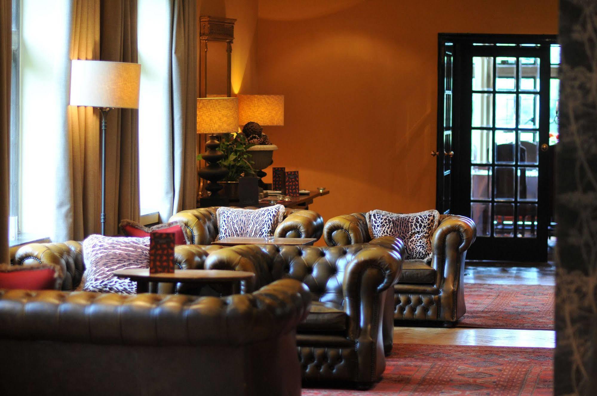 The Hare & Hounds Hotel Тетбери Экстерьер фото